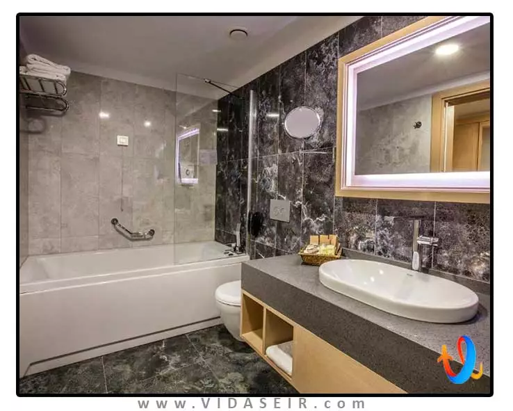 کرومار افسوس بیچ اند ریزورت کوش آداسی